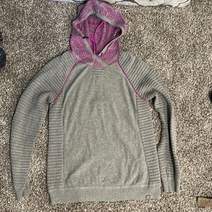 Title Nine Dekker pullover